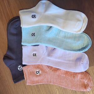 NWOT Lululemon athletica Womens Casual Socks - 5 Pairs